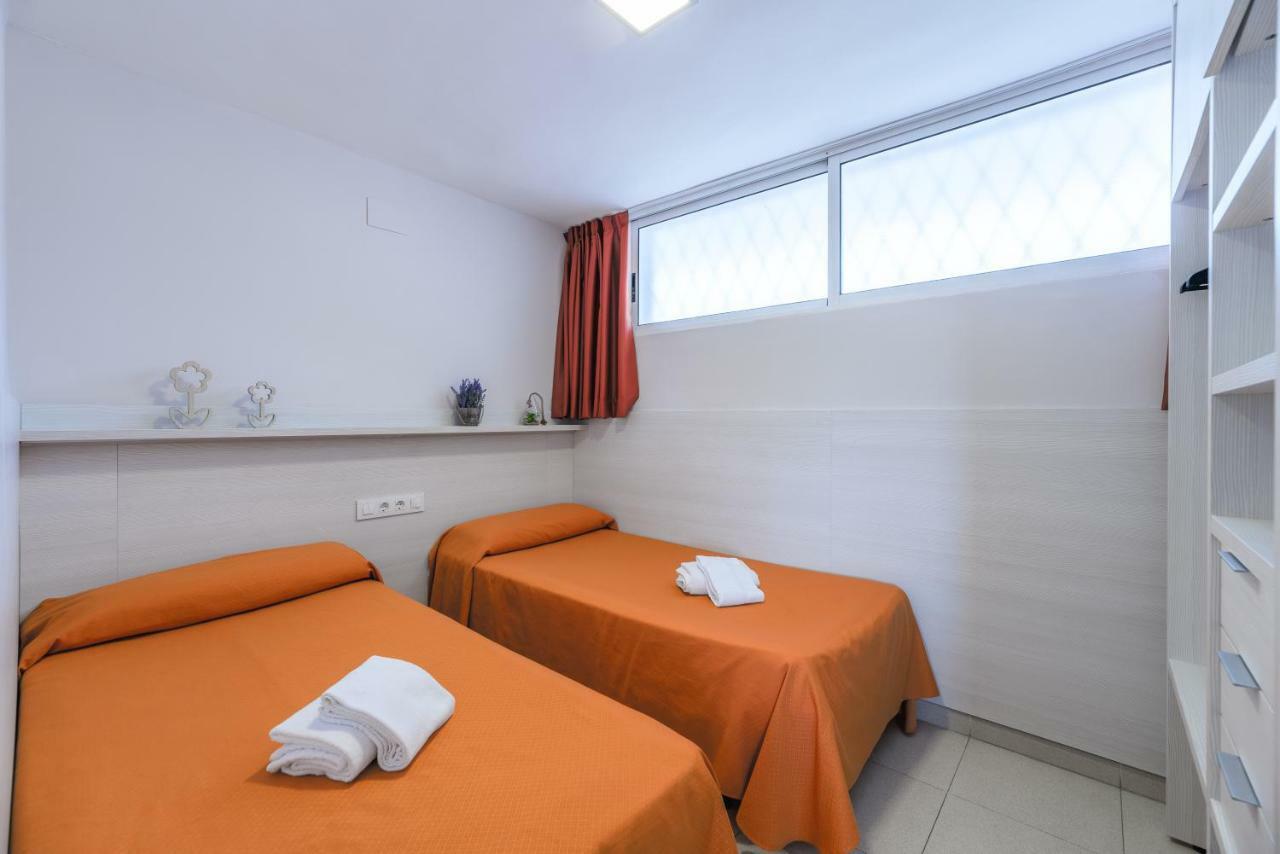 Rentalmar Navarra Family Suites Салоу Екстериор снимка
