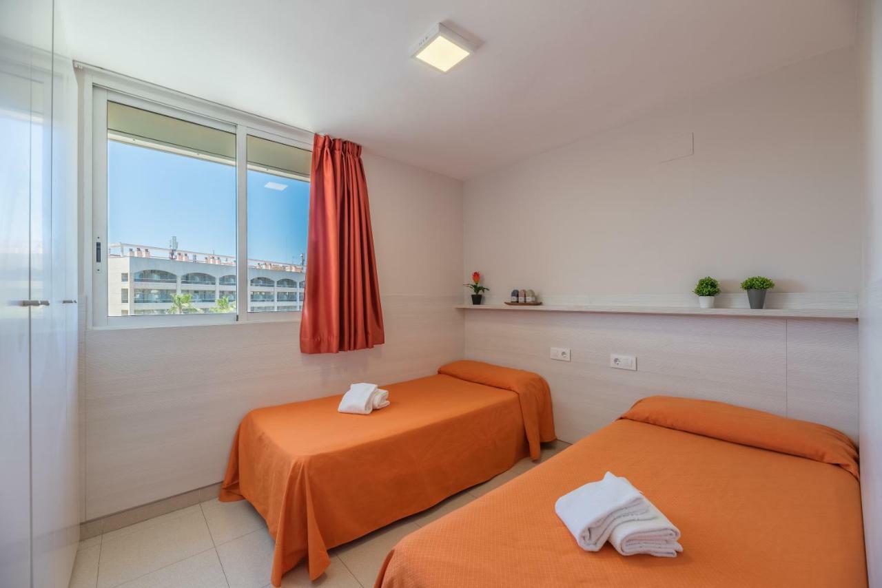 Rentalmar Navarra Family Suites Салоу Екстериор снимка